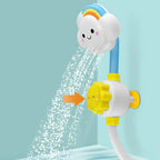 Regadera de nube fijada a la pared soltando agua, con su manguera flexible